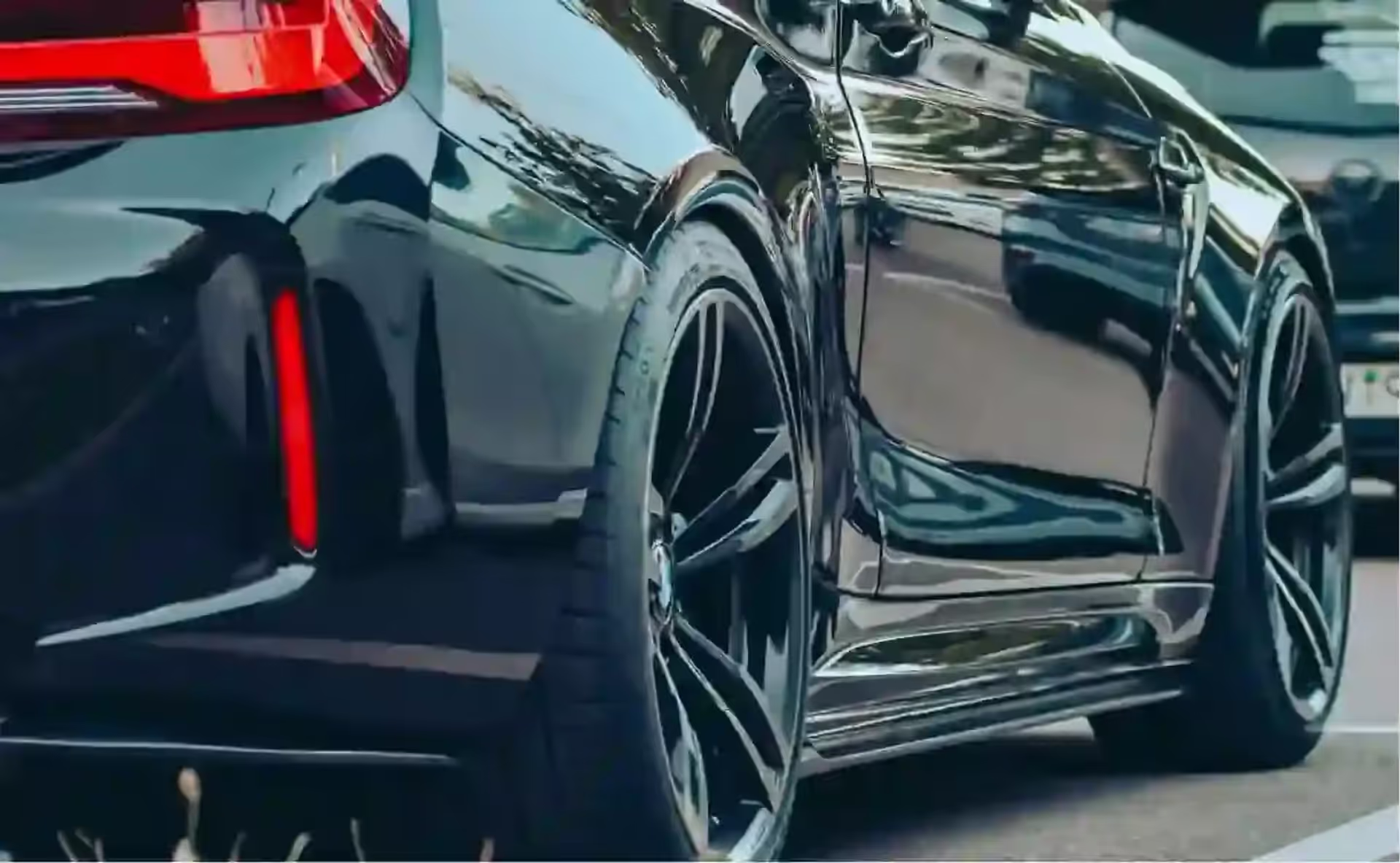 Smart Tires Explained: How Sensors and AI Are Revolutionizing Driving Safety and Performance